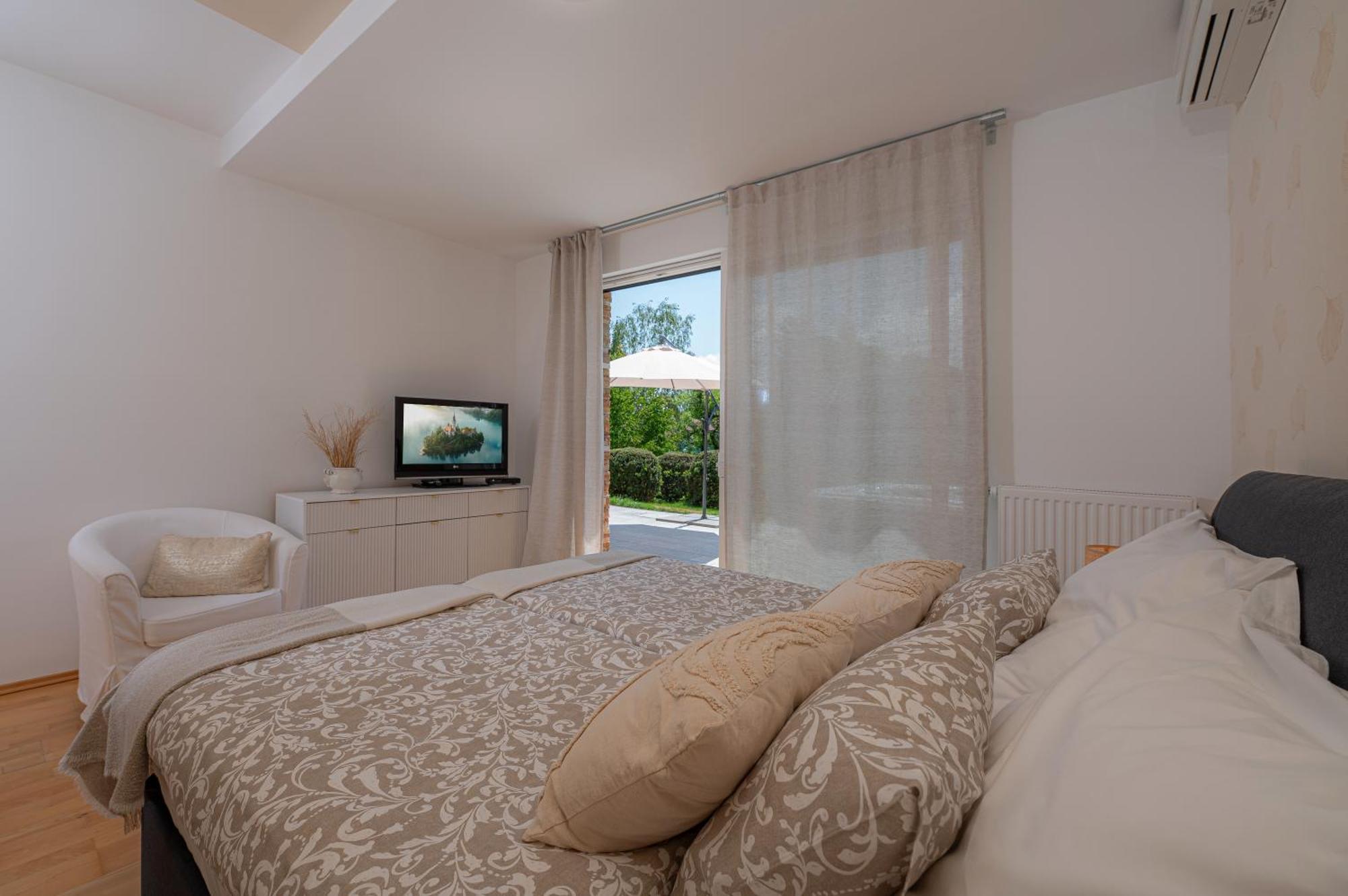 Luxury Apartment Nana Bled Ngoại thất bức ảnh
